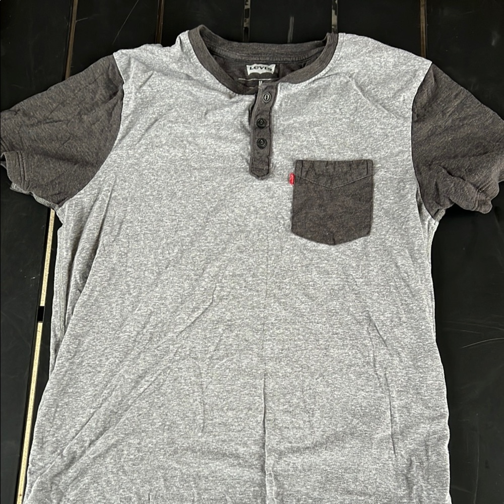 Levi's Gray and Black Short Sleeve Tee